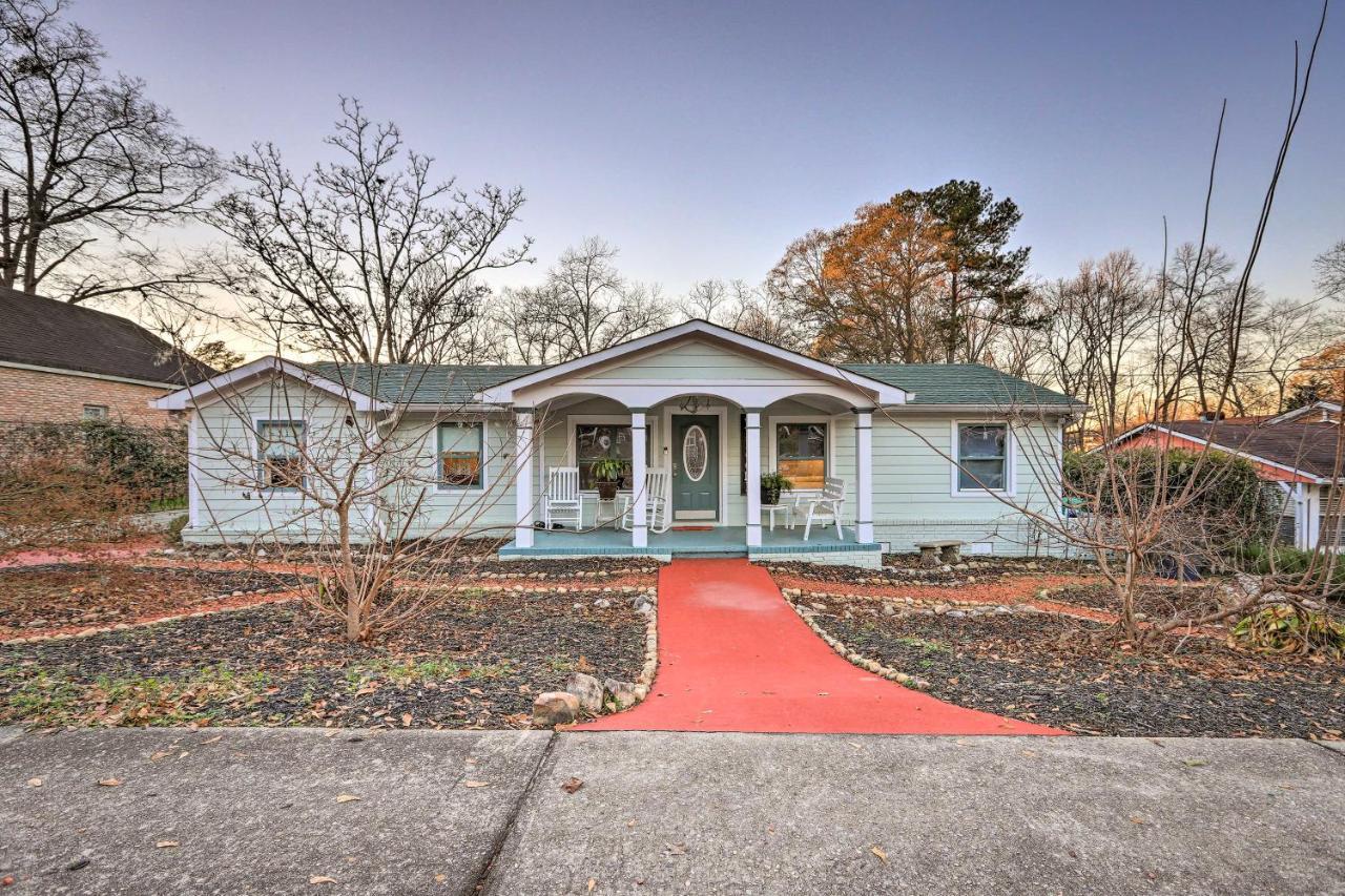 Sleek Fayetteville Home Less Than 1 Mi To City Center Exterior photo