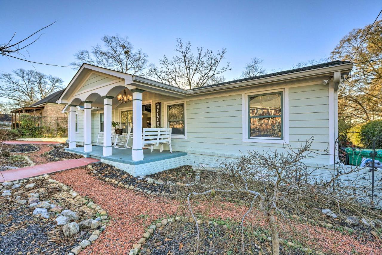 Sleek Fayetteville Home Less Than 1 Mi To City Center Exterior photo